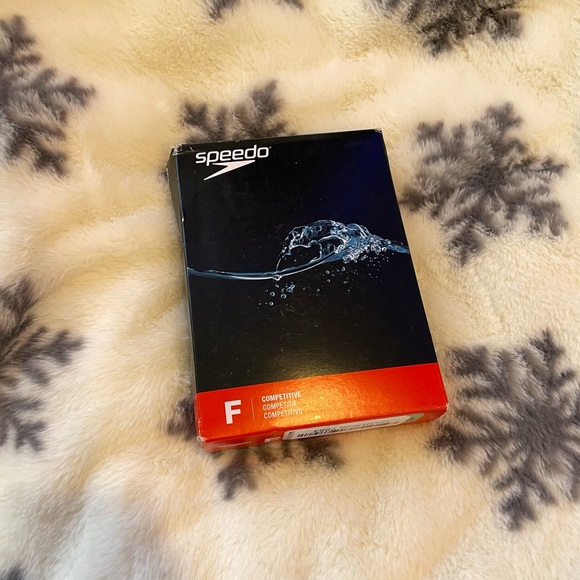 Speedo Red One-Piece NWT - Picture 4 of 4